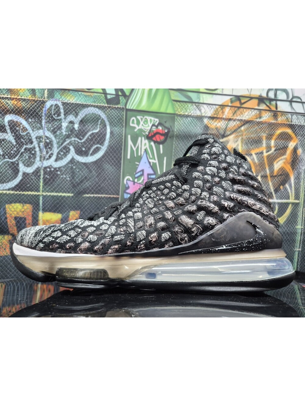 Nike LeBron XVII 17 'In The Arena' Men's Size 12M Black White Oreo (BQ3177-002)